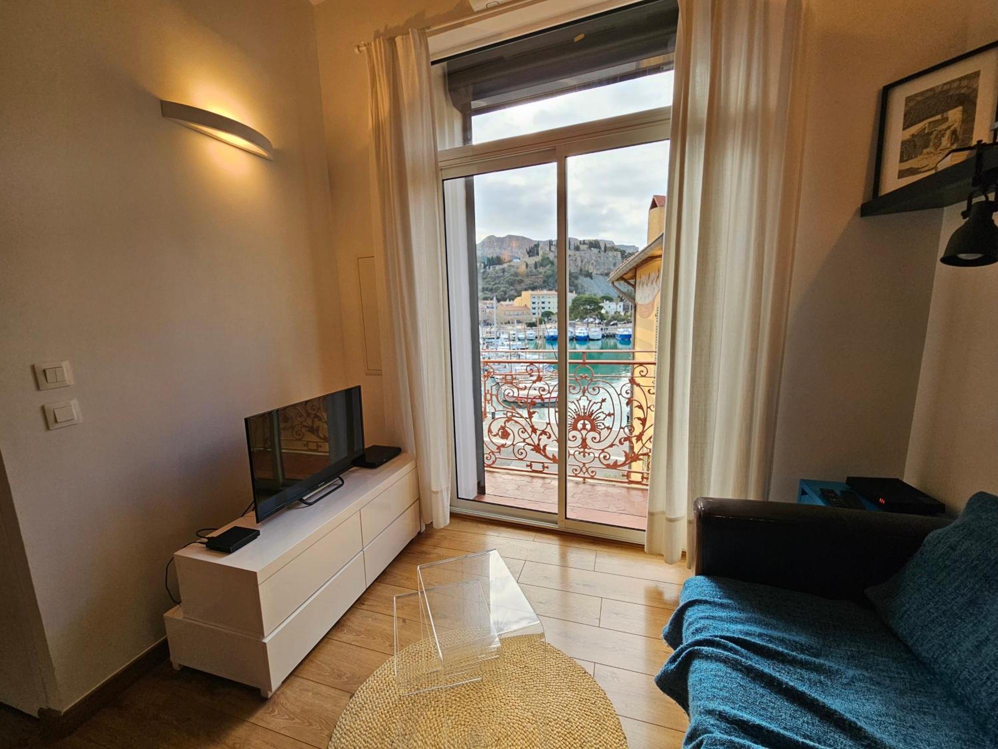Apartment La Maison Sur Le Port 4 Pers Vue Cassis